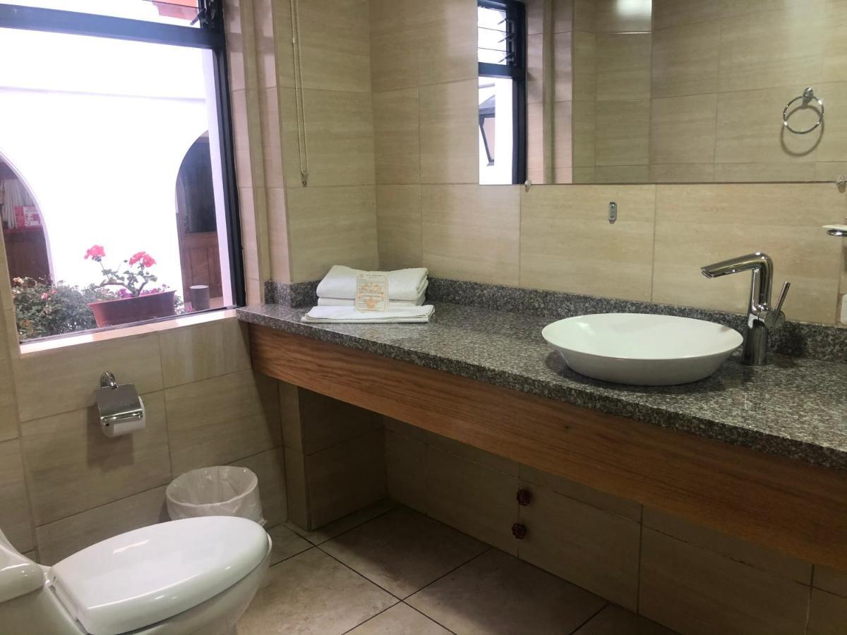 Hotel Ambassador Quito Zewnętrze zdjęcie